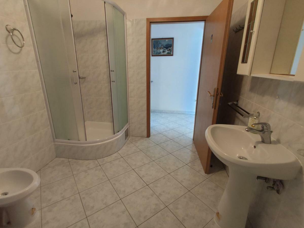 Eva Apartment 1 特罗吉尔 外观 照片